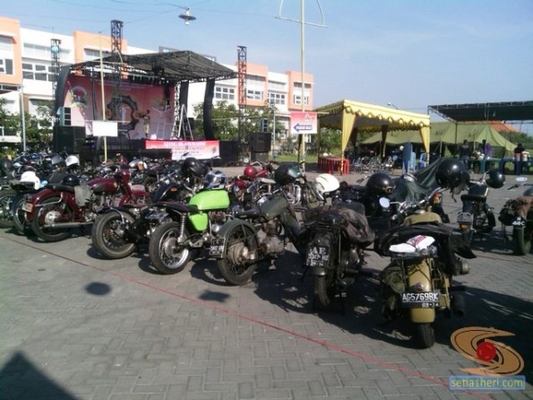 kopdar motor antik club indonesia di gresik 2014 (1)