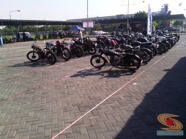 kopdar motor antik club indonesia di gresik 2014 (12)